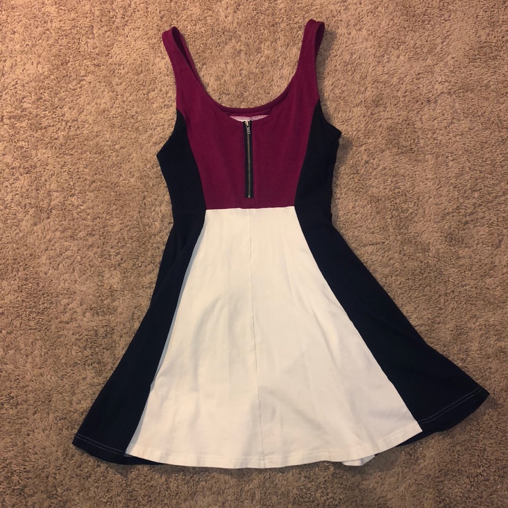 [EXPRESS] SKATER DRESS - Picture 4 of 5